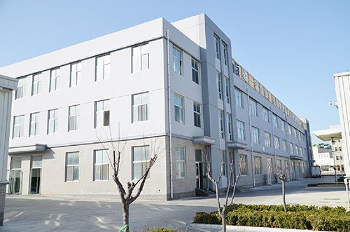 公司本著以人為本、誠信待人的理念，培養(yǎng)造就了一批專業(yè)人員